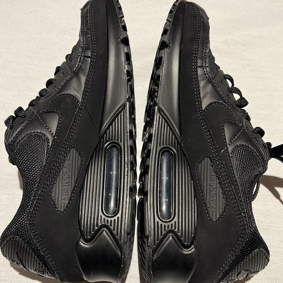 All Black Sneaker Athletic Shoes Men’s Size 9 - Picture 2 of 15